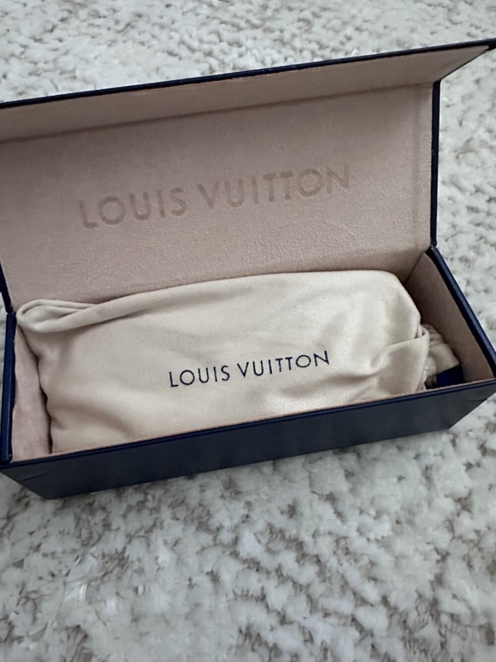 Louis Vuitton cat eye sunglasses - Picture 8 of 12